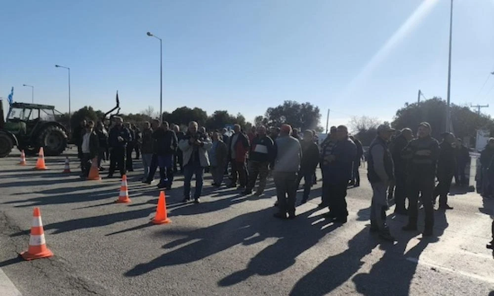 Αγρότες έκλεισαν συμβολικά τον κόμβο της Μάκρης στην Αλεξανδρούπολη (βίντεο)